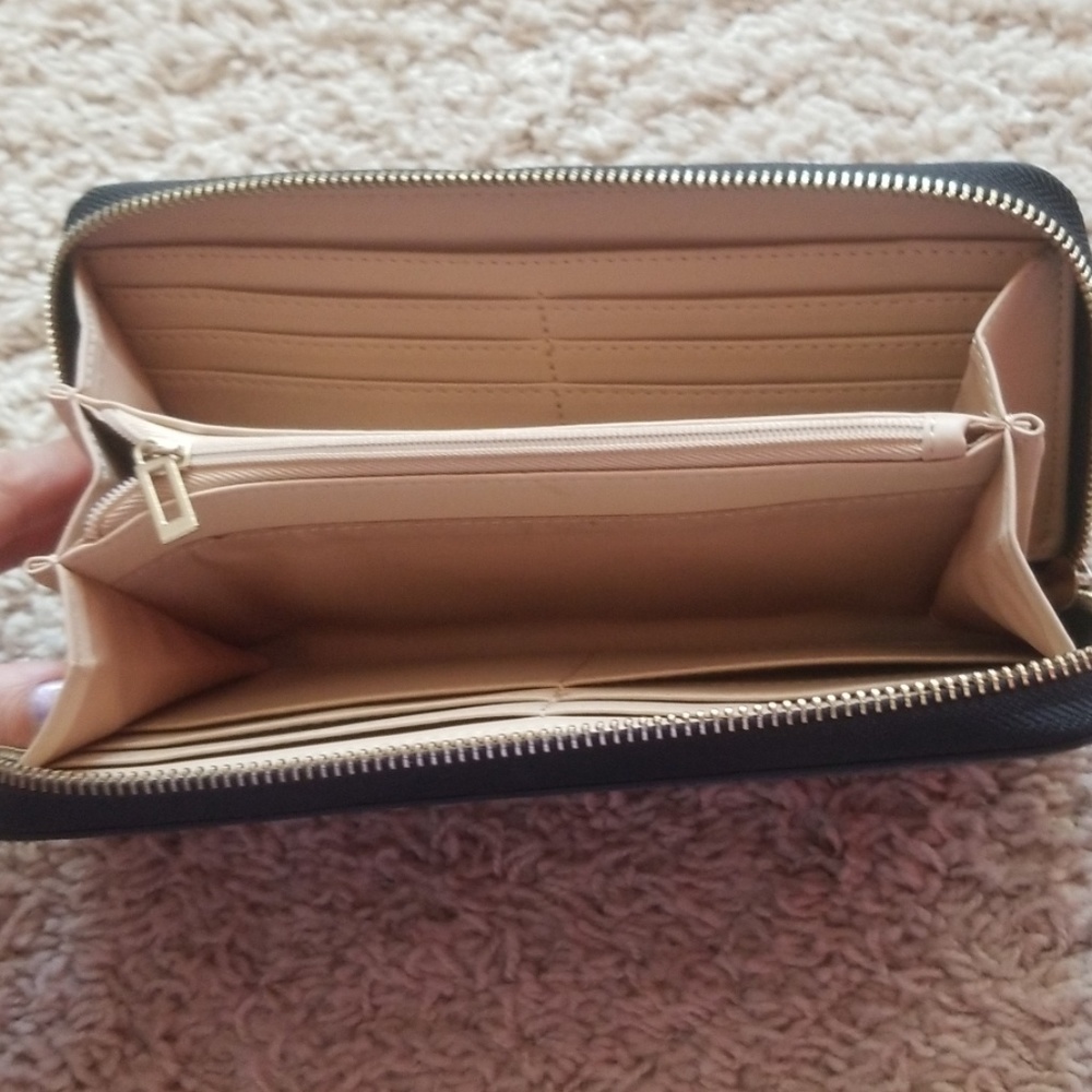 Wallet - Picture 3 of 3
